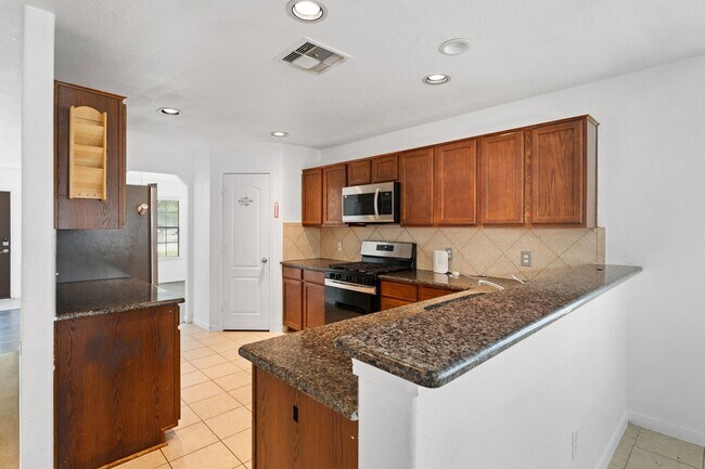 Building Photo - 4614 Pin Oak Creek Ln