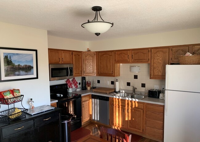 Building Photo - 8333 144th St W