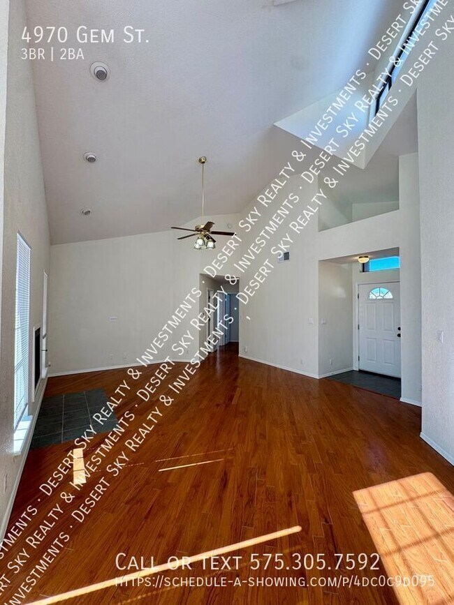 Building Photo - 4970 Gem St