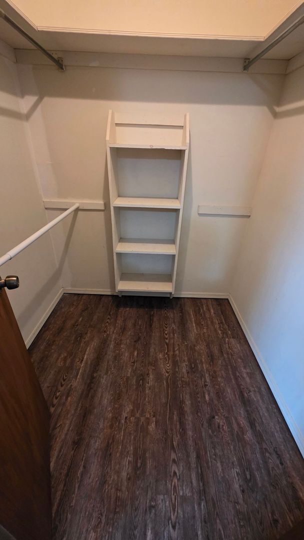 Building Photo - Wonderful 2 Bedroom Duplex in Bethany!  $1250 Per Month!