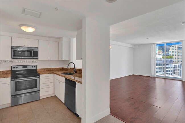 Building Photo - 1250 S Miami Ave
