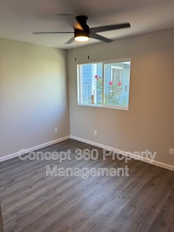Building Photo - 2520 E Anaheim St