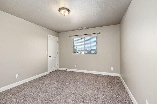 Building Photo - 5344 W Los Flores St