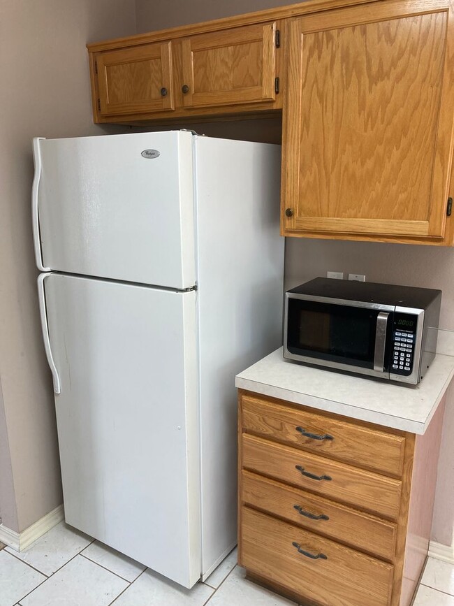 Building Photo - PRE-LEASING 3 Bedroom 2 Bath Extremely close to Wedington Exit !