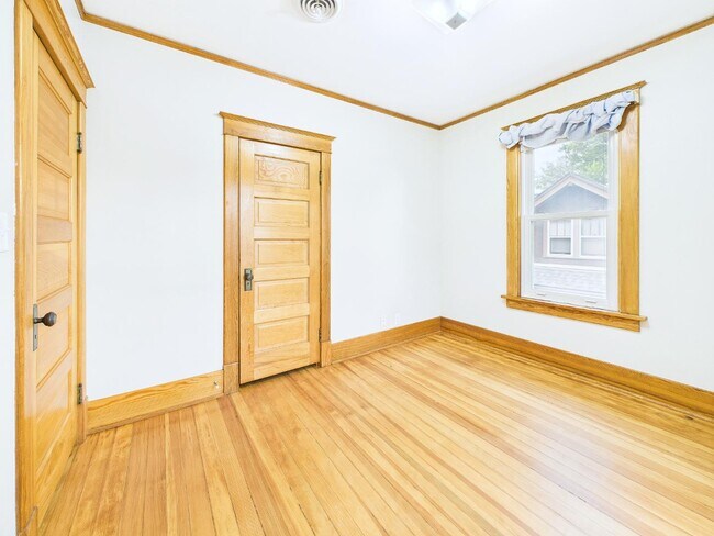 Building Photo - 1522 Park Wild Ave