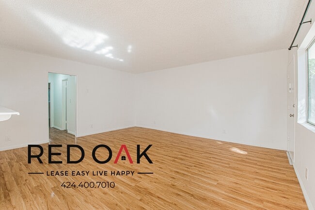 Building Photo - 10535 Lindley Ave