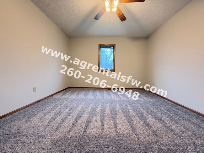 Building Photo - 3 Bedroom House -  $300 off the first mont...