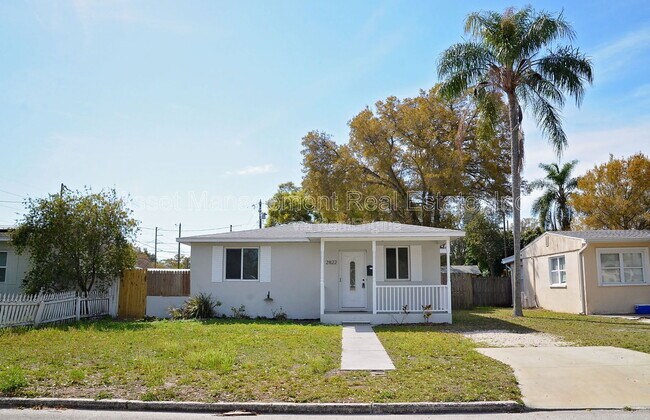 Building Photo - 2822 37th Ave N