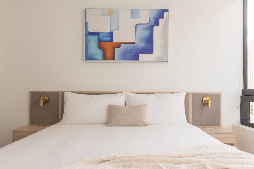 Building Photo - 225 N Miami Ave