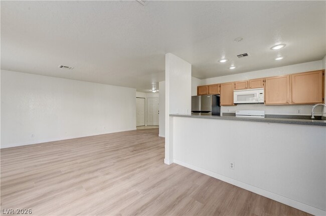 Building Photo - 5018 S Rainbow Blvd