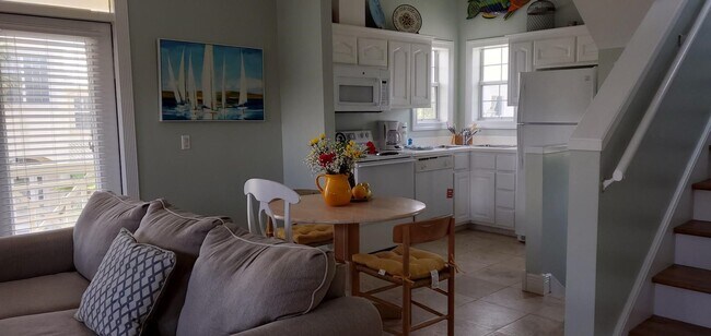 Building Photo - Beautiful 7-Bedroom Beachfront Home on 30A