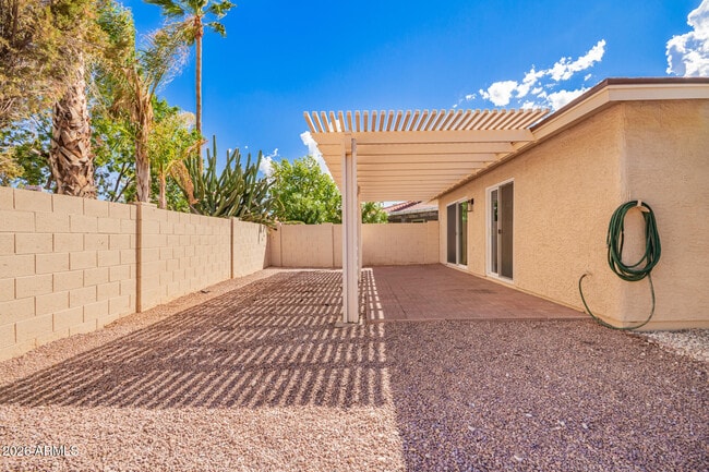 Building Photo - 26007 S Cedarcrest Dr