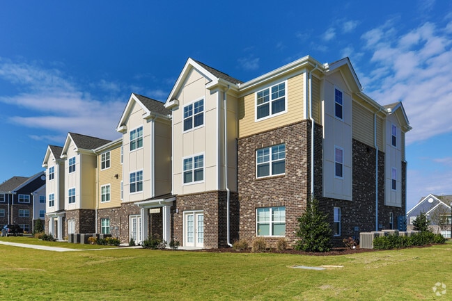 Building Photo - Gateway Pointe Apartment Homes