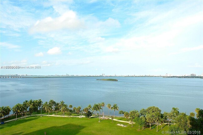 Building Photo - 1900 N Bayshore Dr