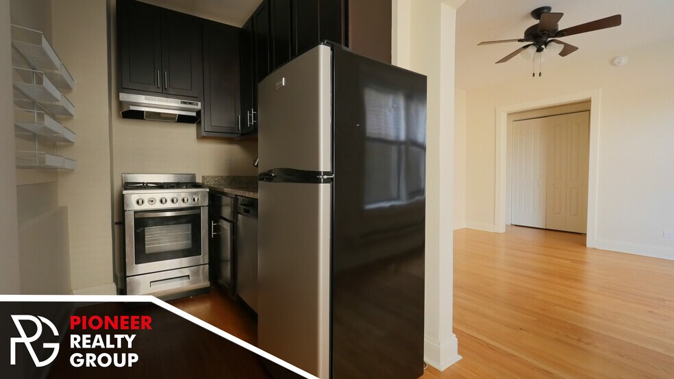 Building Photo - 618 W Patterson Ave