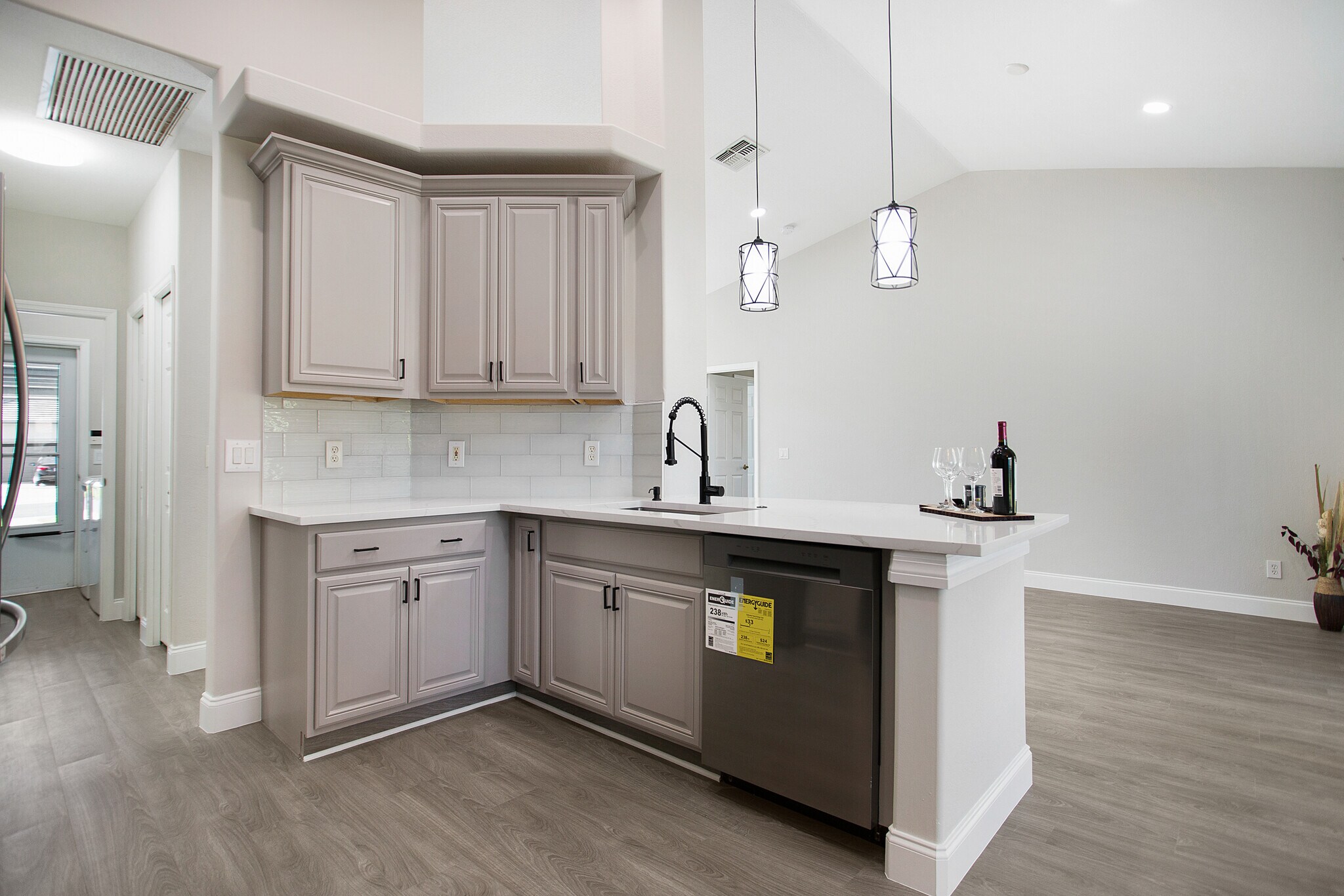 Building Photo - 2921 Inlet Cove Ln E