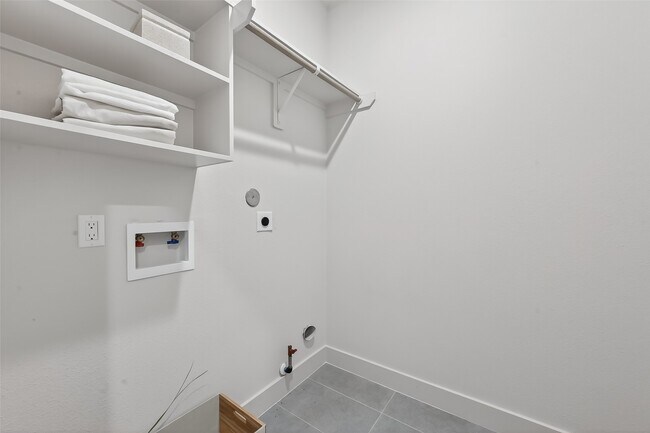 Building Photo - 975 Highland Lgt Ln