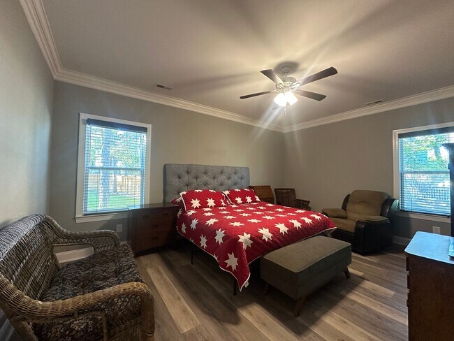 Building Photo - 225 Winding Creek Way