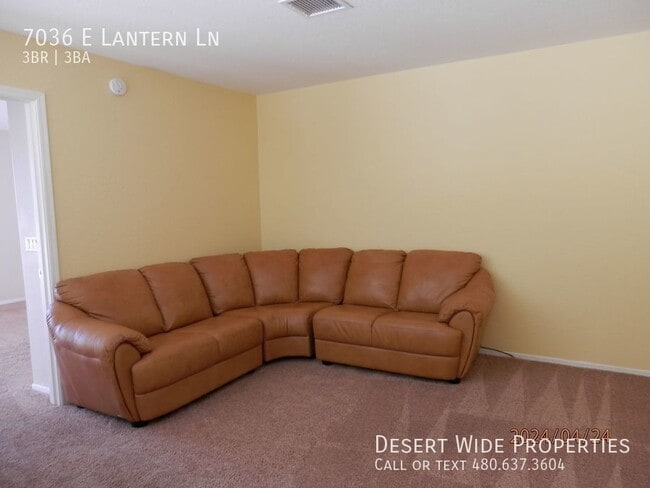 Building Photo - 7036 E Lantern Lane East