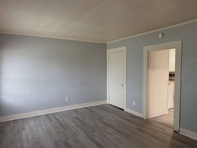 Building Photo - 1818 Collins Ave