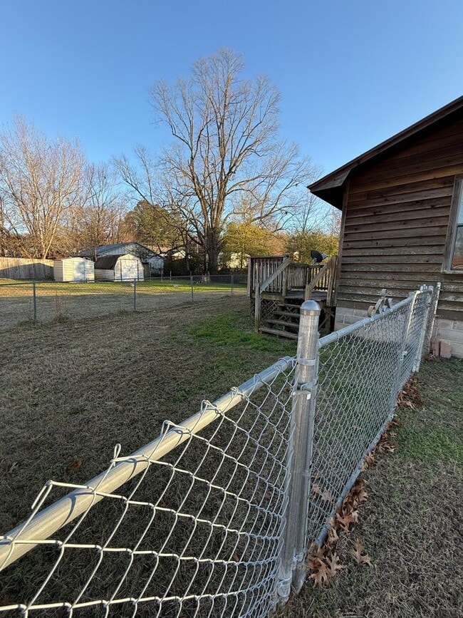 Building Photo - 404 S 7th Ave