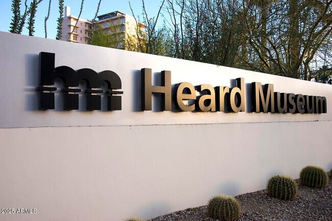 Building Photo - 208 W Portland St