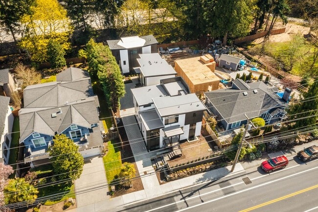 Building Photo - 106 6th St South