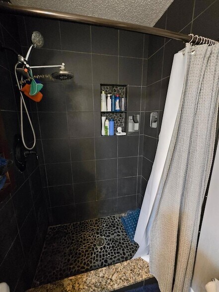 Building Photo - 8515 Plumeria Ave