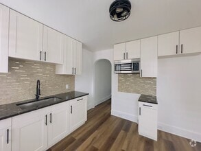 Building Photo - 1404 E 47th St