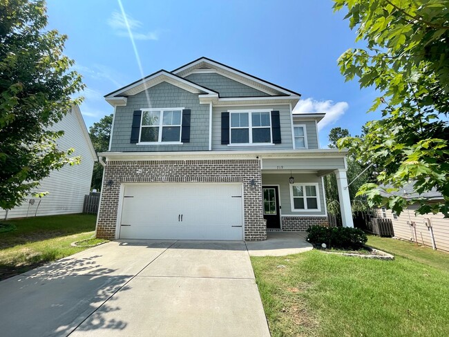 Primary Photo - Whispering Pines 4 Bedroom 3.5 Bathroom Re...