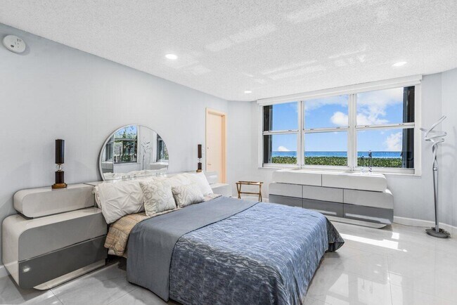 Building Photo - 5200 N Ocean Dr