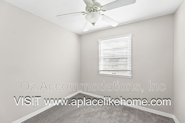 Building Photo - 515 E Sheridan St