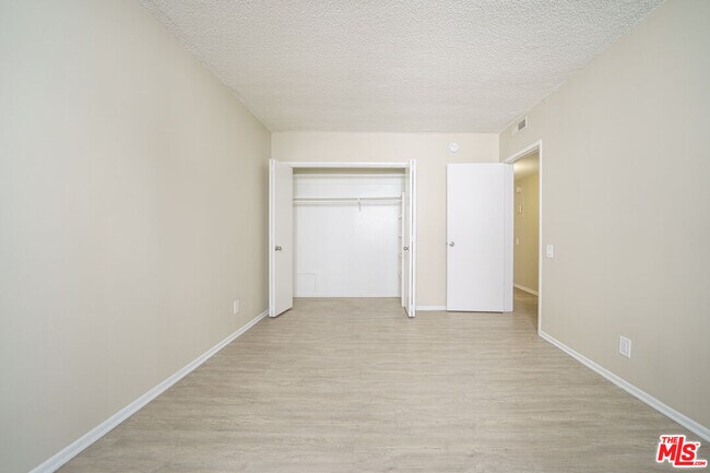 Building Photo - 456 S Harvard Blvd