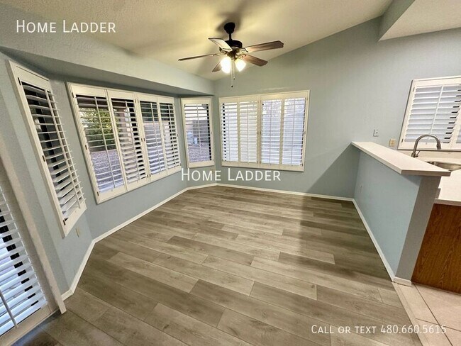 Building Photo - 5437 E Greenway St