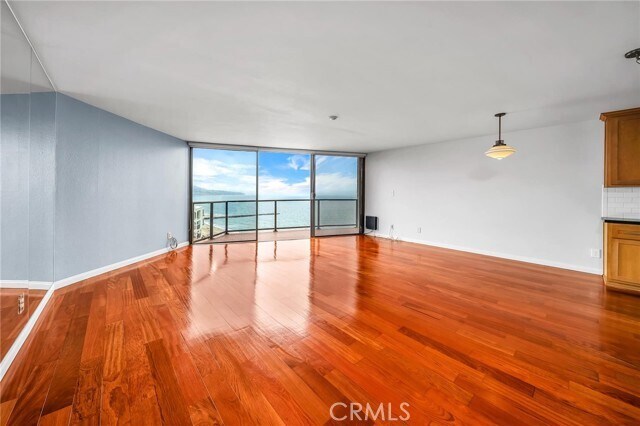 Building Photo - 531 Esplanade