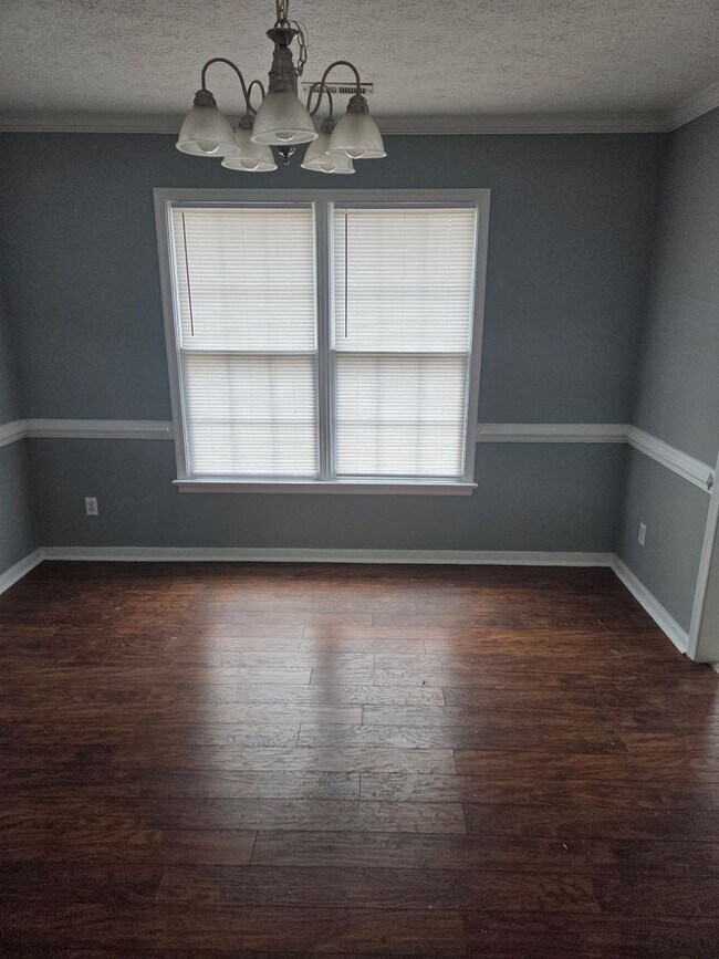 Building Photo - Chesterfield Ranch Style 3 Bedroom, 2 Bathroom in Ashbrook Subdivision