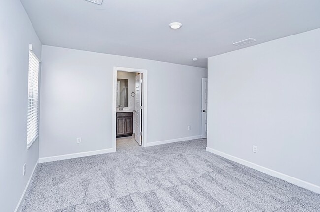 Building Photo - 126 Telford Dr