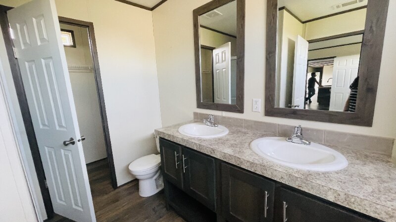Building Photo - 2804 Halite Bend