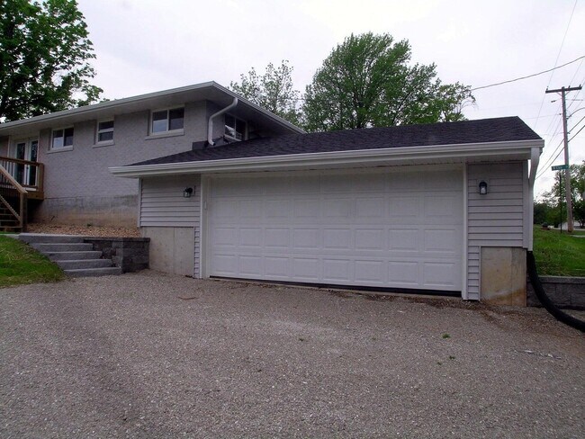 Building Photo - 424 N Clay St