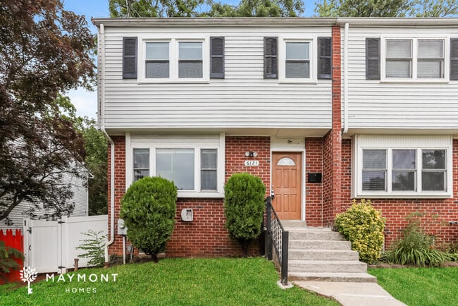 Primary Photo - 6121 Fairwood Ave