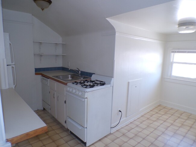 Building Photo - Capitol Hill - 1 Bedroom, 1 Bathroom (644M...