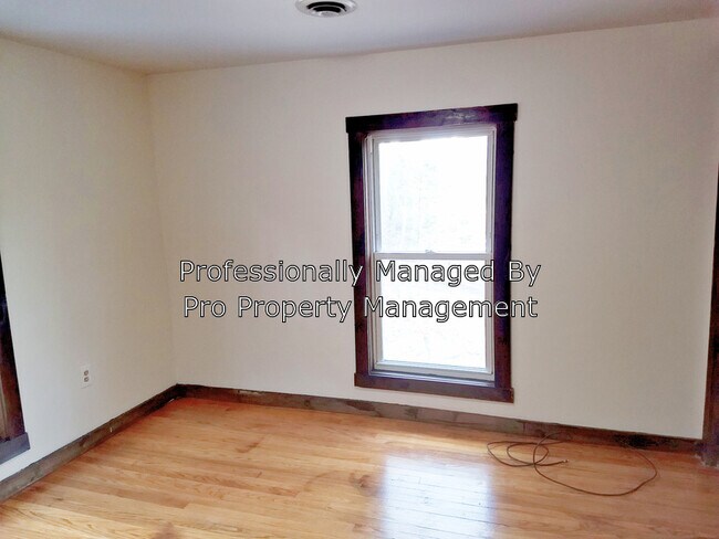 Building Photo - 476 S Main St