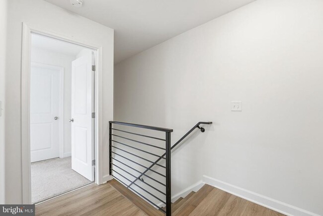 Building Photo - 139 Oak View St