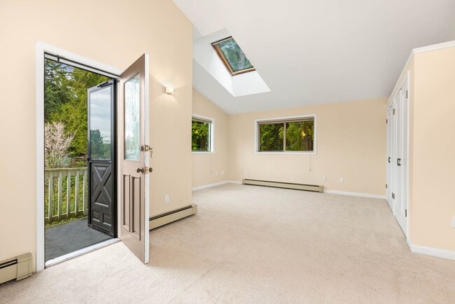 Building Photo - 16725 10th Ave NE