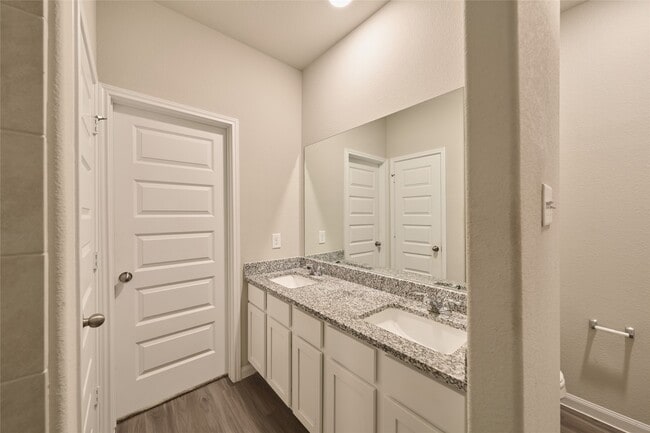 Building Photo - 2460 Shellcracker Dr