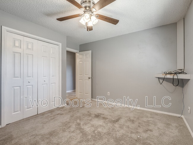 Building Photo - 3900 Hiddleston Cir