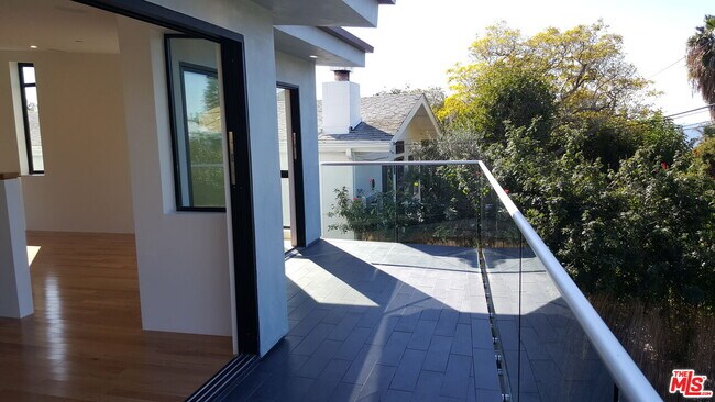 Building Photo - 581 Agate St