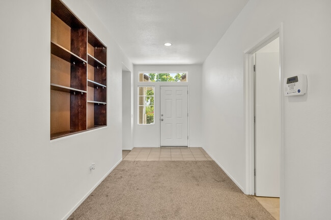 Building Photo - 9259 Crystal Falls Way