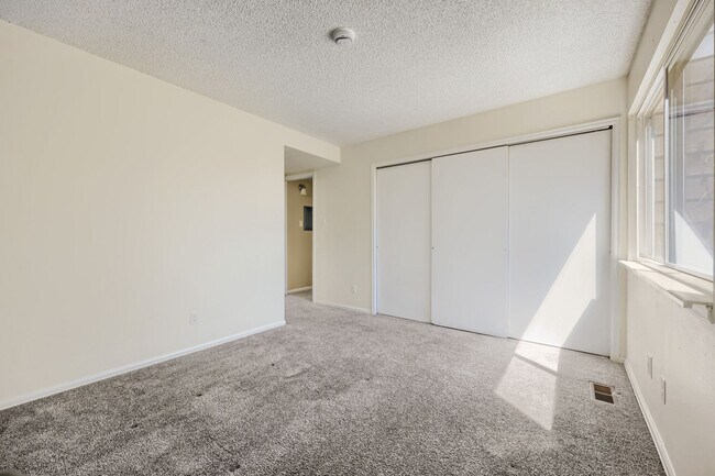 Building Photo - 1012 Moorings Dr