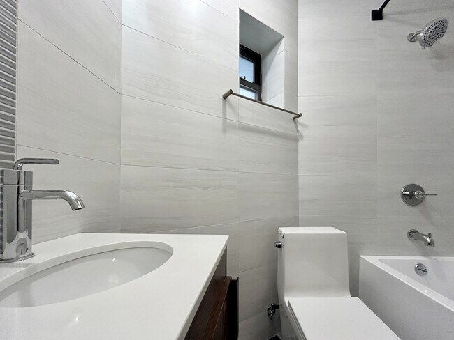 Building Photo - 524 W 134th St